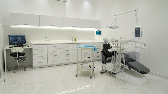Slider image (3) Furla Dental Clinic